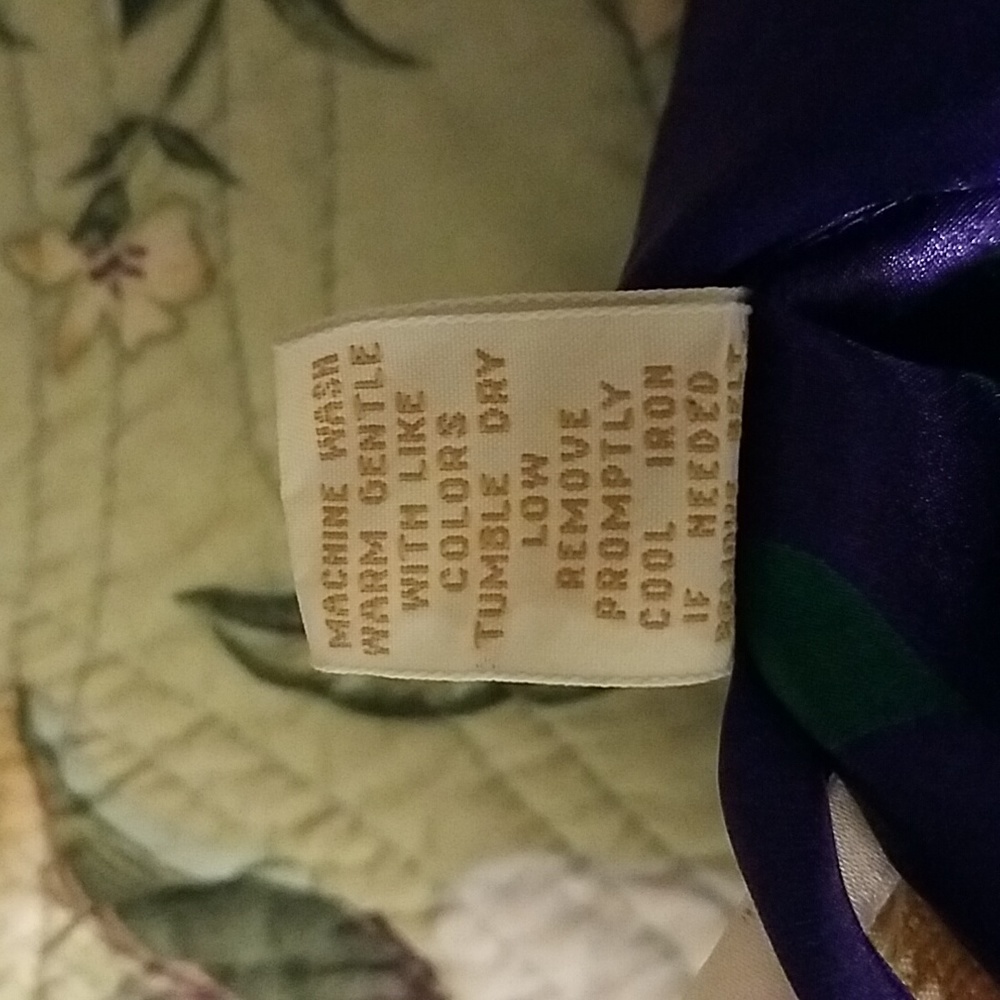 Vintage Victoria's Secret Gold Label Robe - Picture 14 of 16